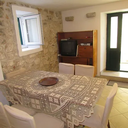 Vakantiehuis Holiday Kamena Igrane